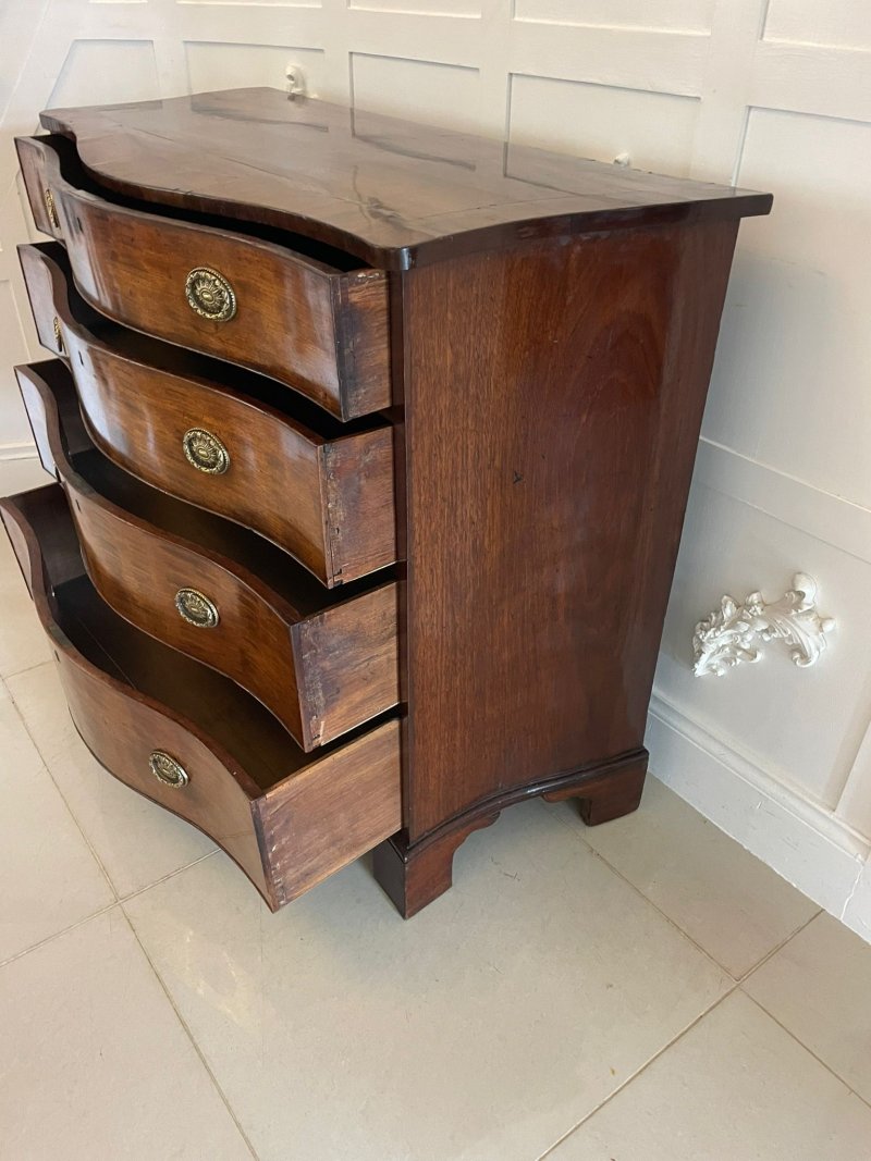 Antique George III 18th Century Quality Figured Mahogany Serpentine Chest of Drawers - Image 3